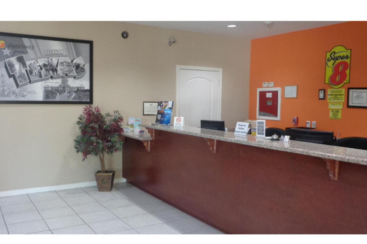 Hotel Super 8 By Wyndham Brenham Tx Extérieur photo